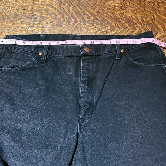 Men's Black Wrangler Jeans  Size 38x30 - Picture 6 of 9